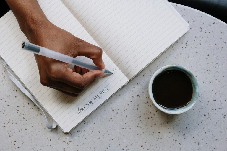 How to Journal for Clarity and Focus in Your Daily Life